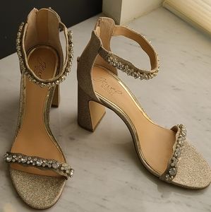 Size 10 Jewel by Badgley Mischka heels